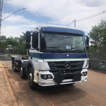 MB Atego 2429 ano 2014 com Rollon Basco G25.
