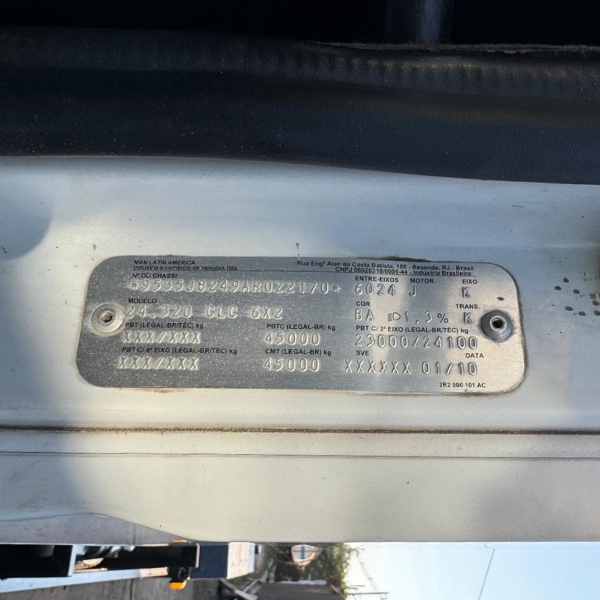 VD VW Constellation 24320 - Ano 2010 com Rollon Grimaldi G25 com engate para Julieta.